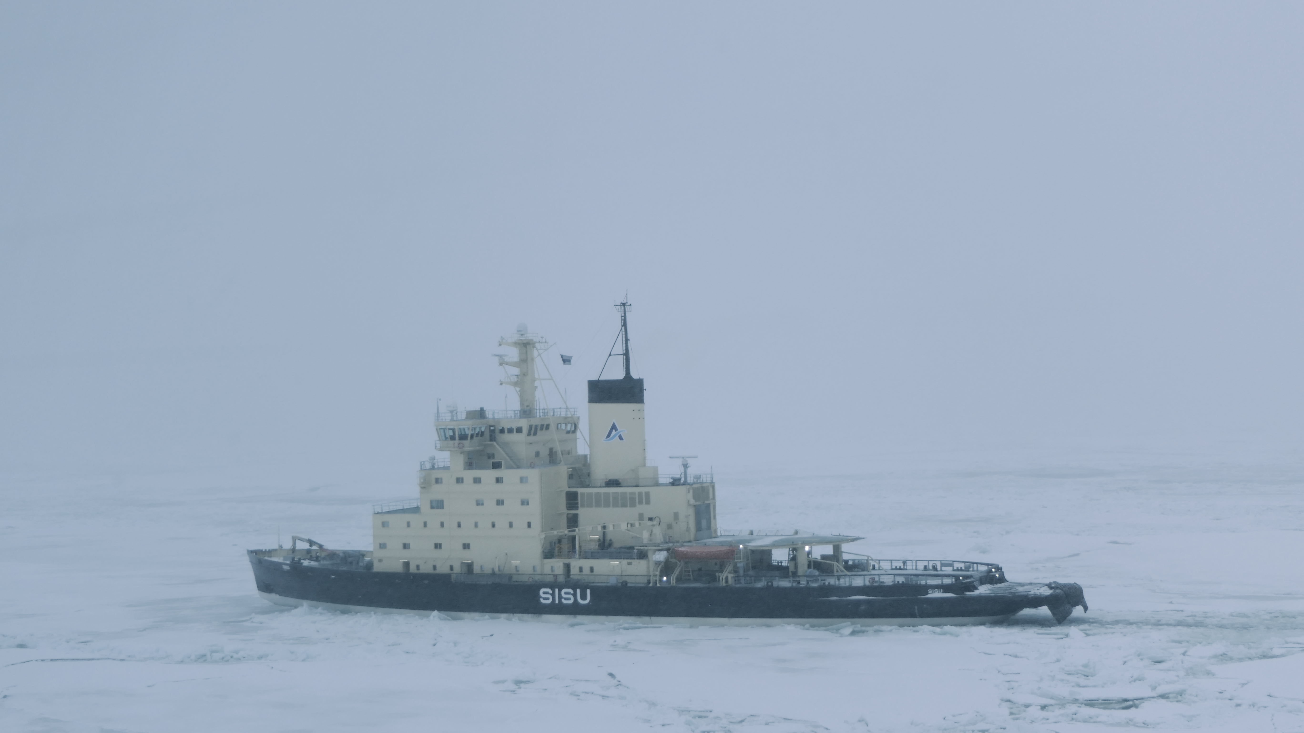 Der Eisbrecher "SISU" wird uns verordnet
